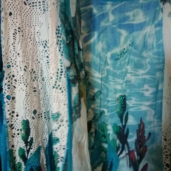 NWOT Beautiful 2 pc. top🍓* - Picture 5 of 5